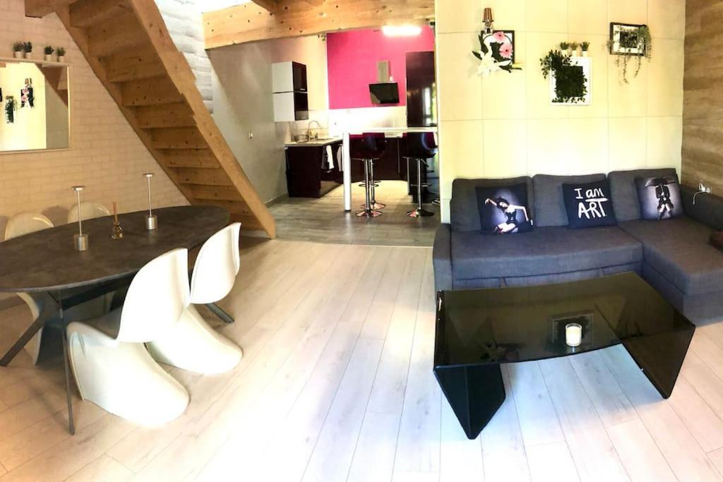 Duplex Atypique 20' De Toulouse Apartment Leguevin Bagian luar foto